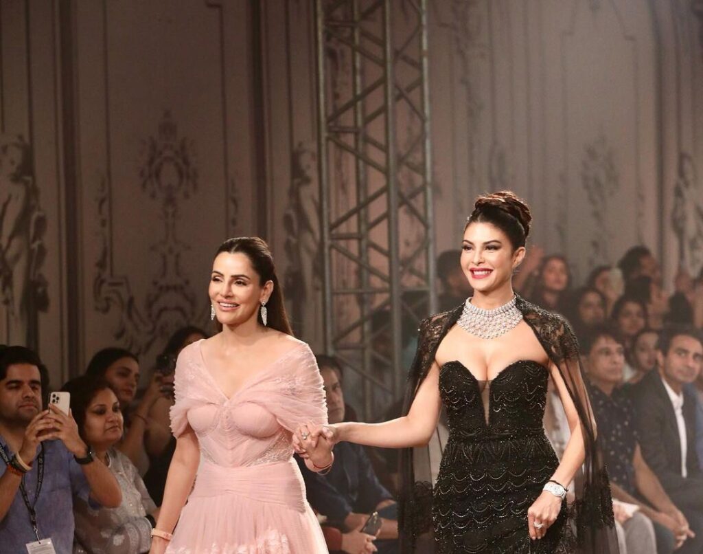 Here’s a glimpse of Roseroom by Isha Jajodia @roseroom official at the Hyundai India Couture Week 2024 on 25th July.Presenting “Art of Eternity” a love story whispered in lace and meticulou