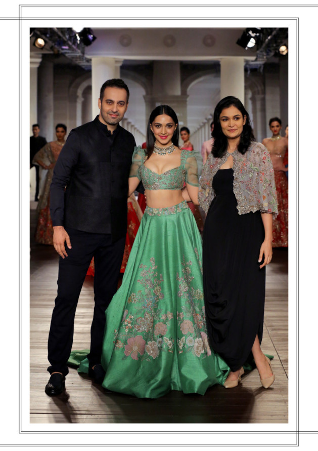 Tres Green, Tres Chic