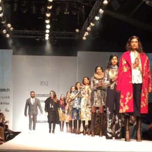 Canapé on gold platters