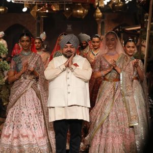 Valaya’s Flying Carpets