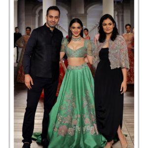 Tres Green, Tres Chic